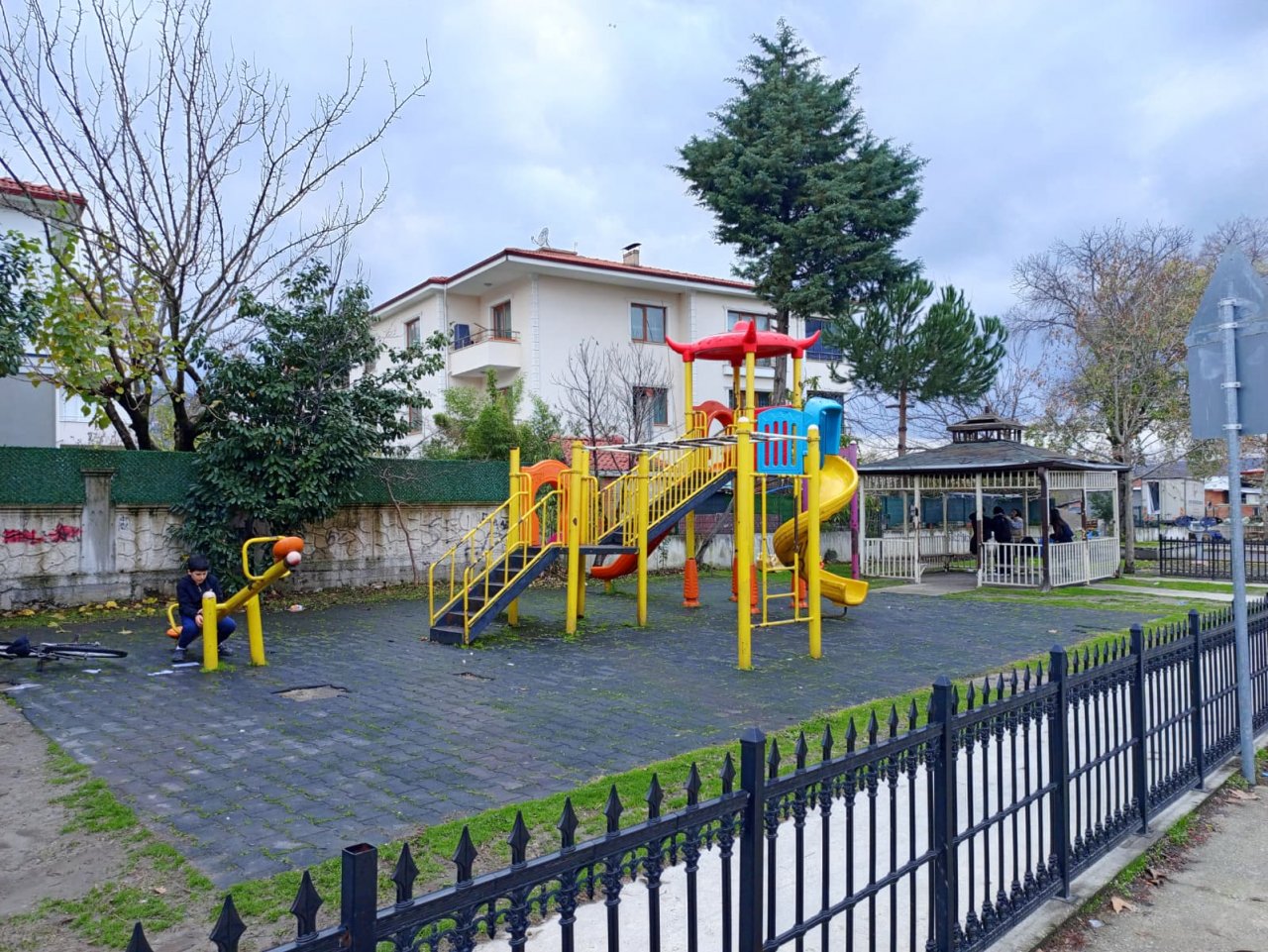 Güldibi Mahallesi Park 2