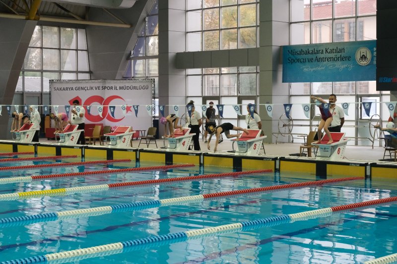 Sapanca’nın Minik Yüzücülerinden Cumhuriyet Coşkusuna Yakışan Başarılar